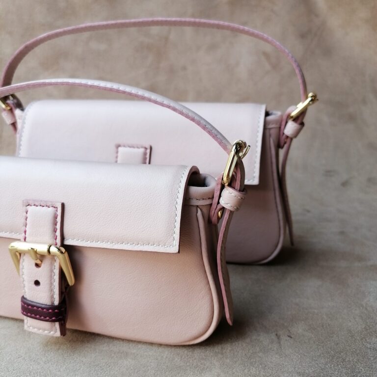 Handcrafted blush leather handbags by Rosa Diniz Atelier